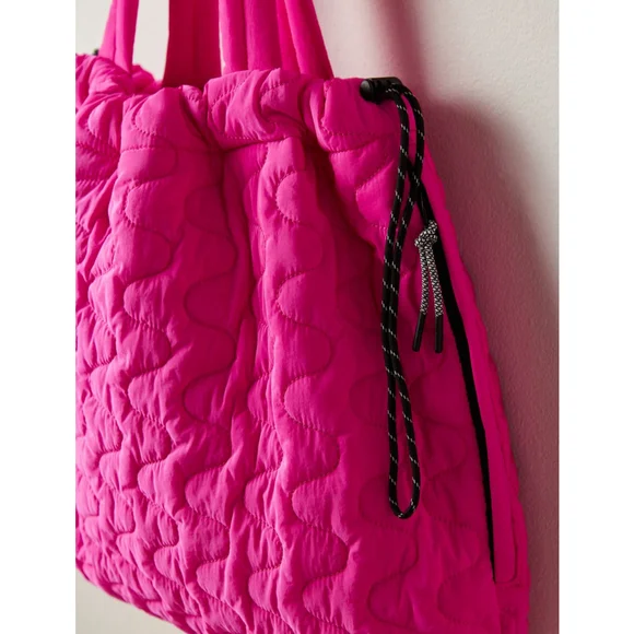 Free People FP Movement Carry All Quilted Tote Bag Pink NWT - Picture 4 of 5